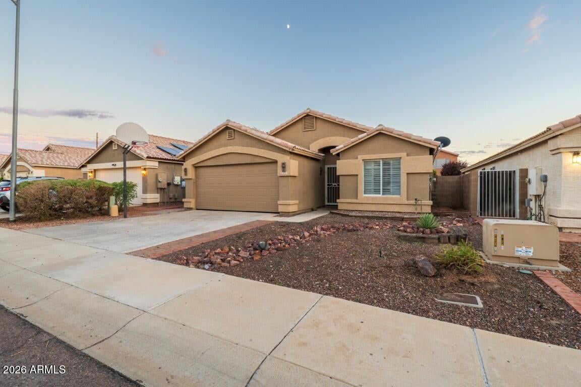 3521 W FALLEN LEAF Lane