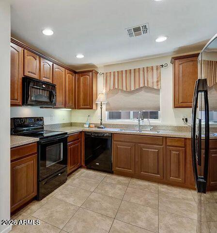 2449 E VERMONT Drive