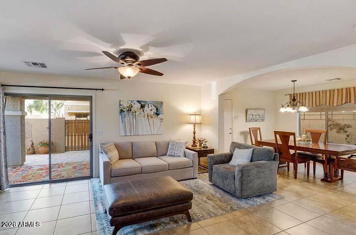 2449 E VERMONT Drive