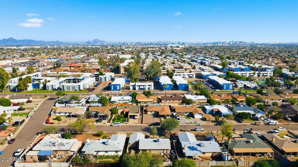 Photo of 2847 N 46th Avenue #10, Phoenix, AZ 85035 (MLS # 6952164)