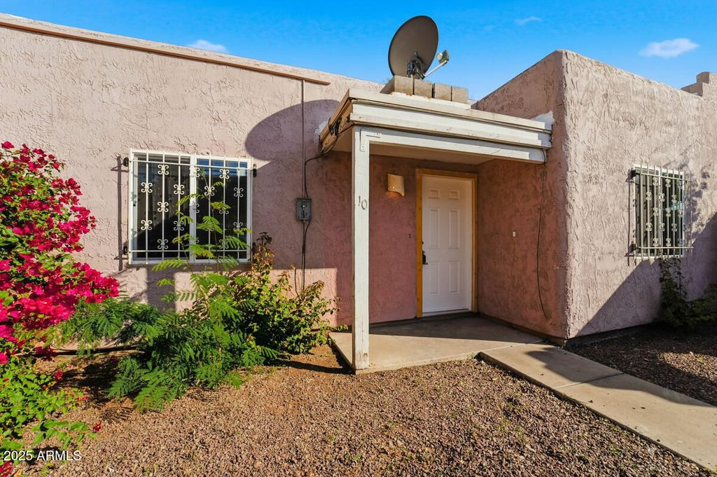 Photo of 2847 N 46th Avenue #10, Phoenix, AZ 85035 (MLS # 6952164)