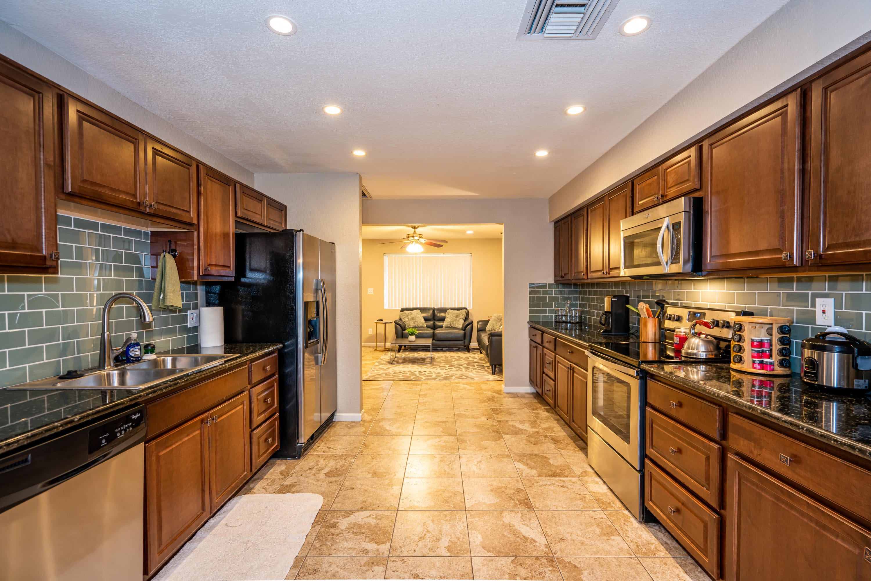 1332 W 6TH Street