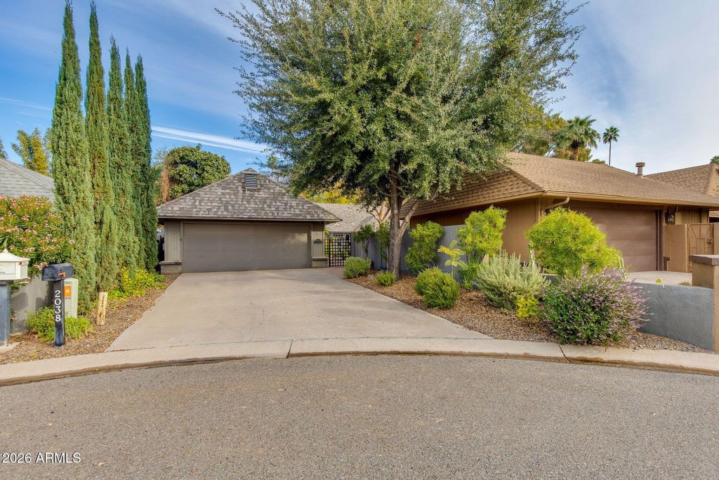 Photo of 2038 E Pasadena Avenue, Phoenix, AZ 85016 (MLS # 6976809)