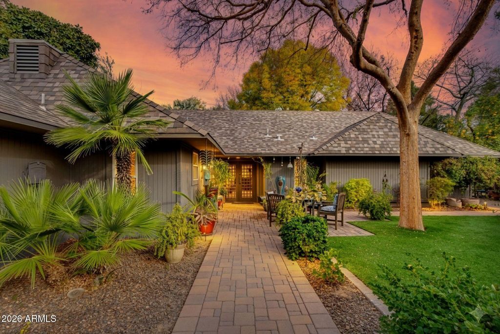 Photo of 2038 E Pasadena Avenue, Phoenix, AZ 85016 (MLS # 6976809)