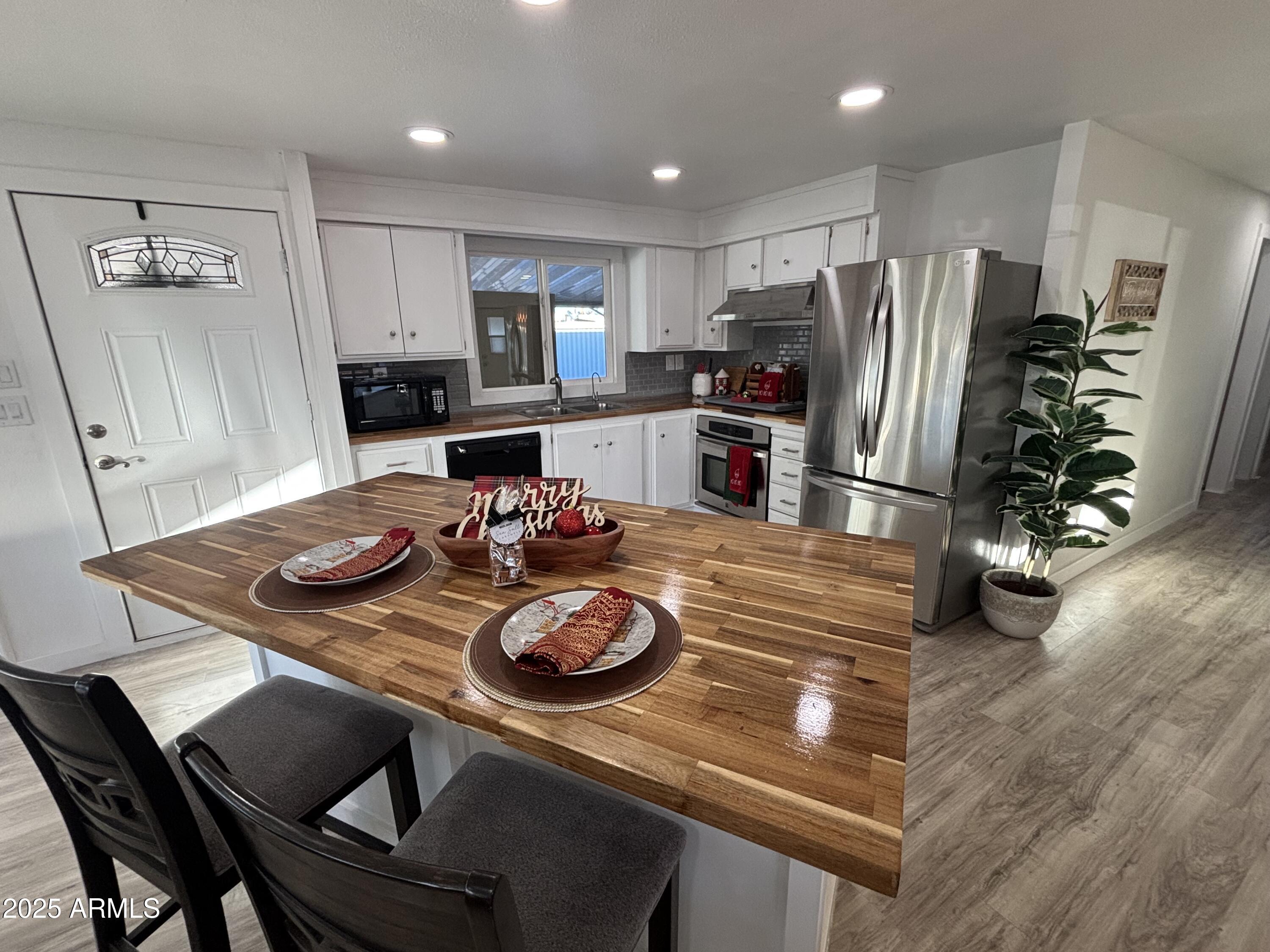 305 S VAL VISTA Drive S 94