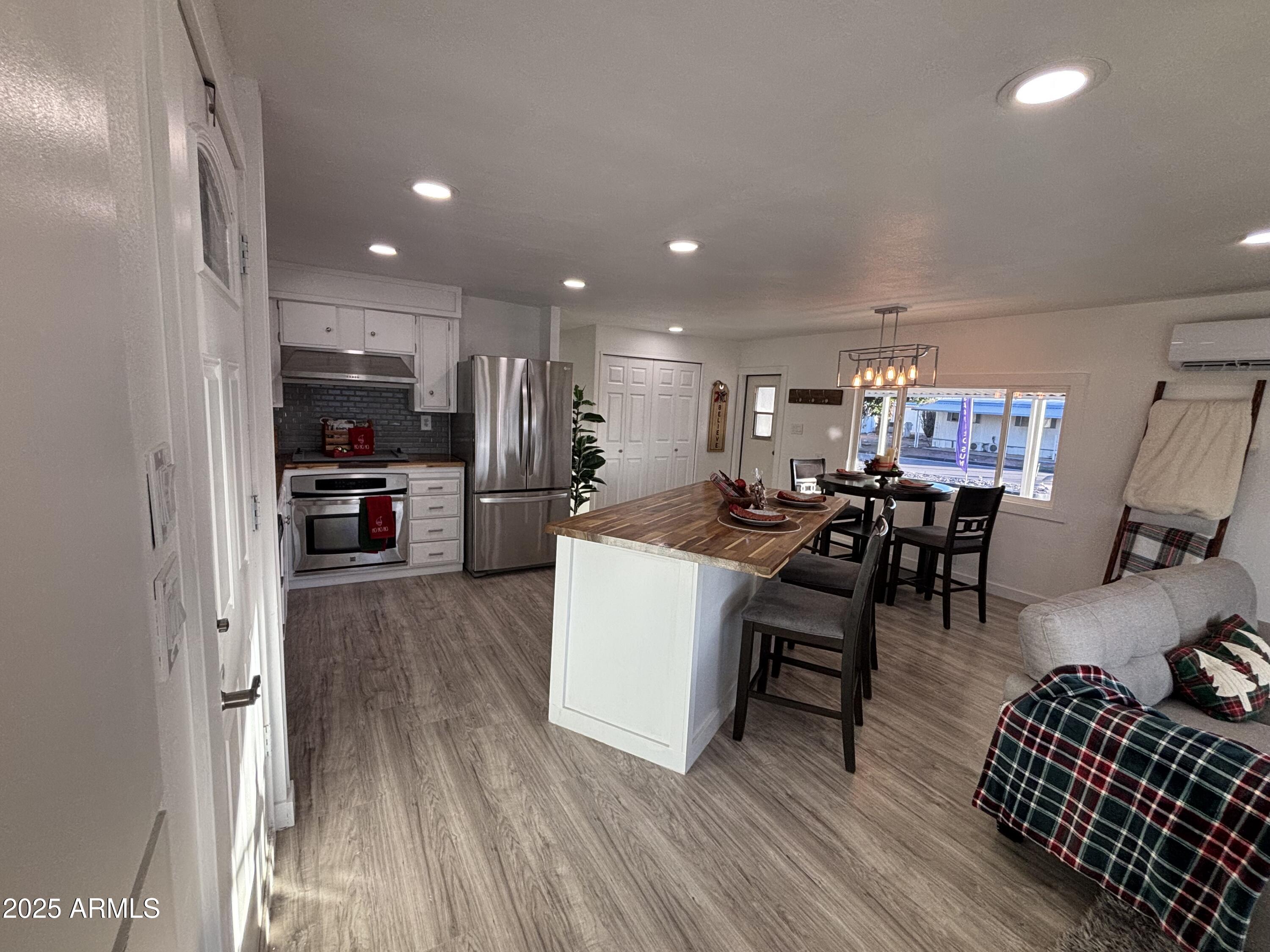 305 S VAL VISTA Drive S 94