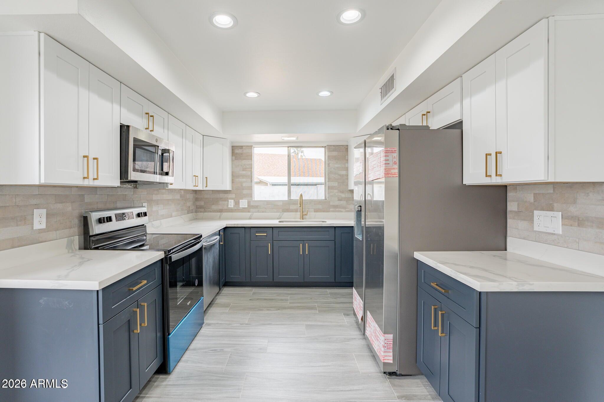 OVERLAND TRAIL 4 - Residential
