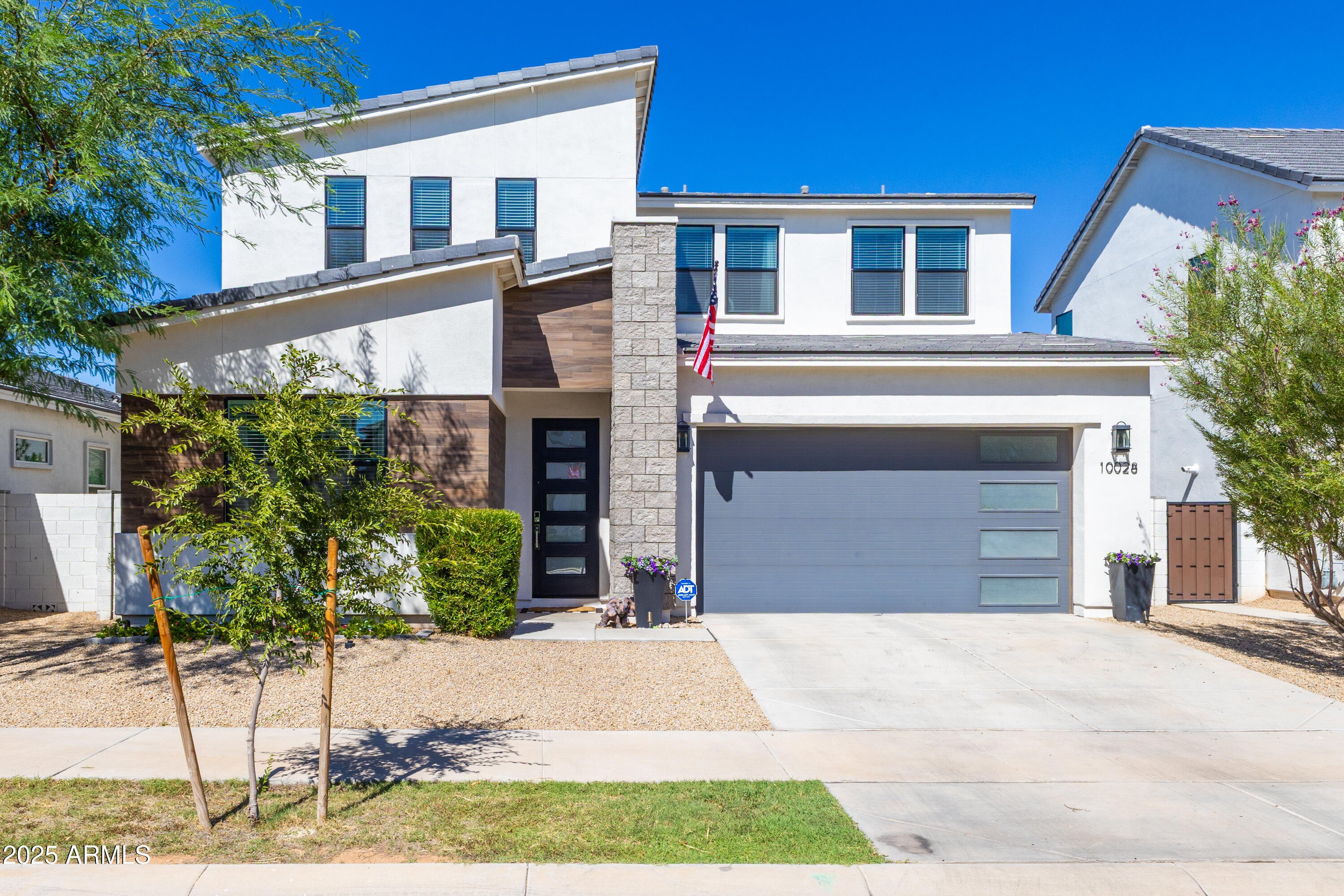 10028 E THUNDERBOLT Avenue