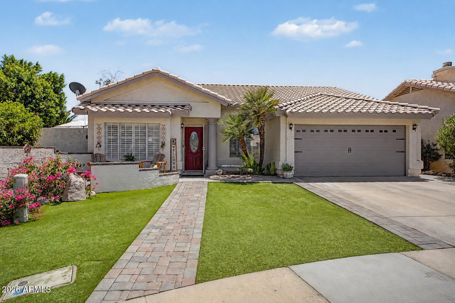 1929 E MARQUETTE Drive