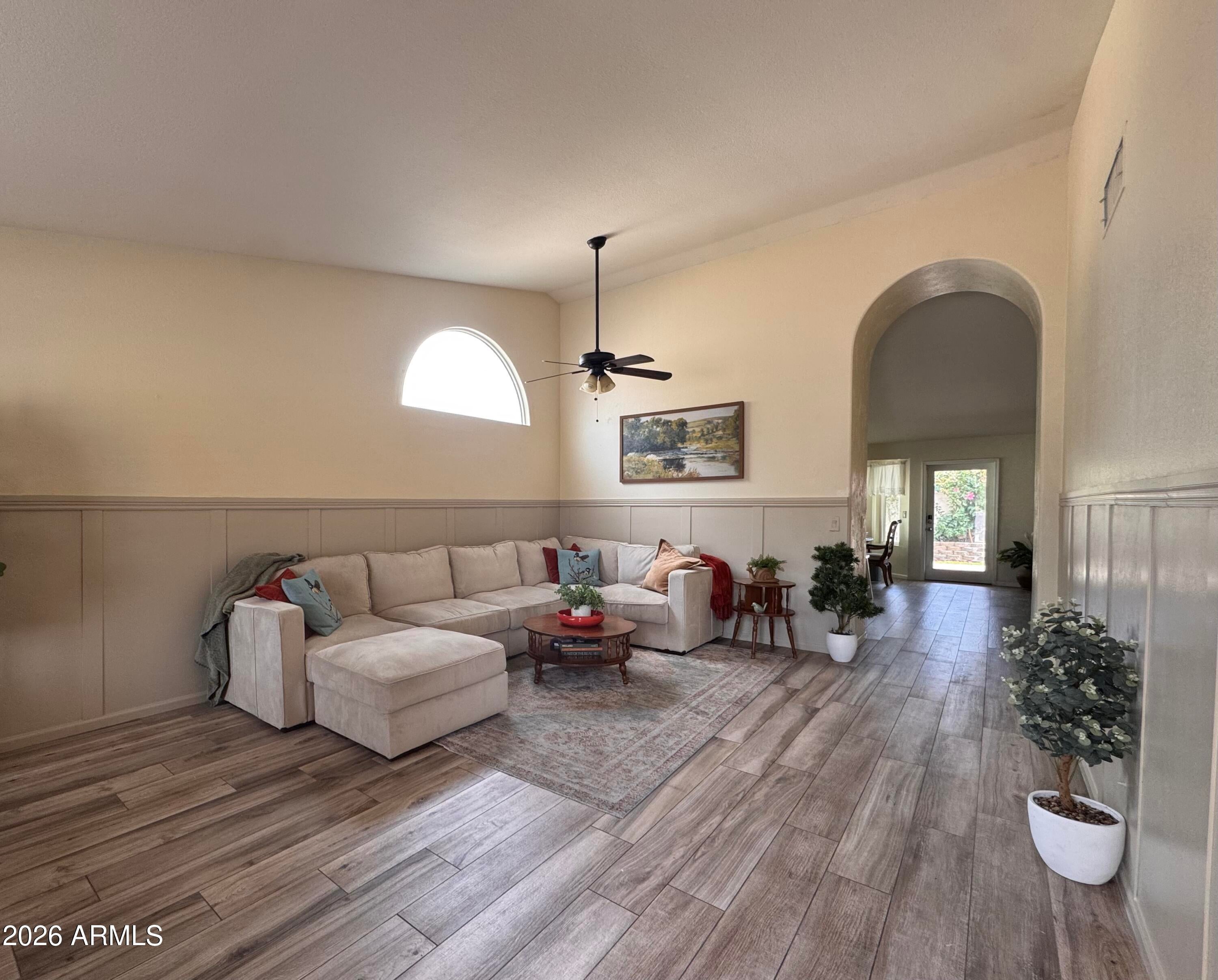 1929 E MARQUETTE Drive
