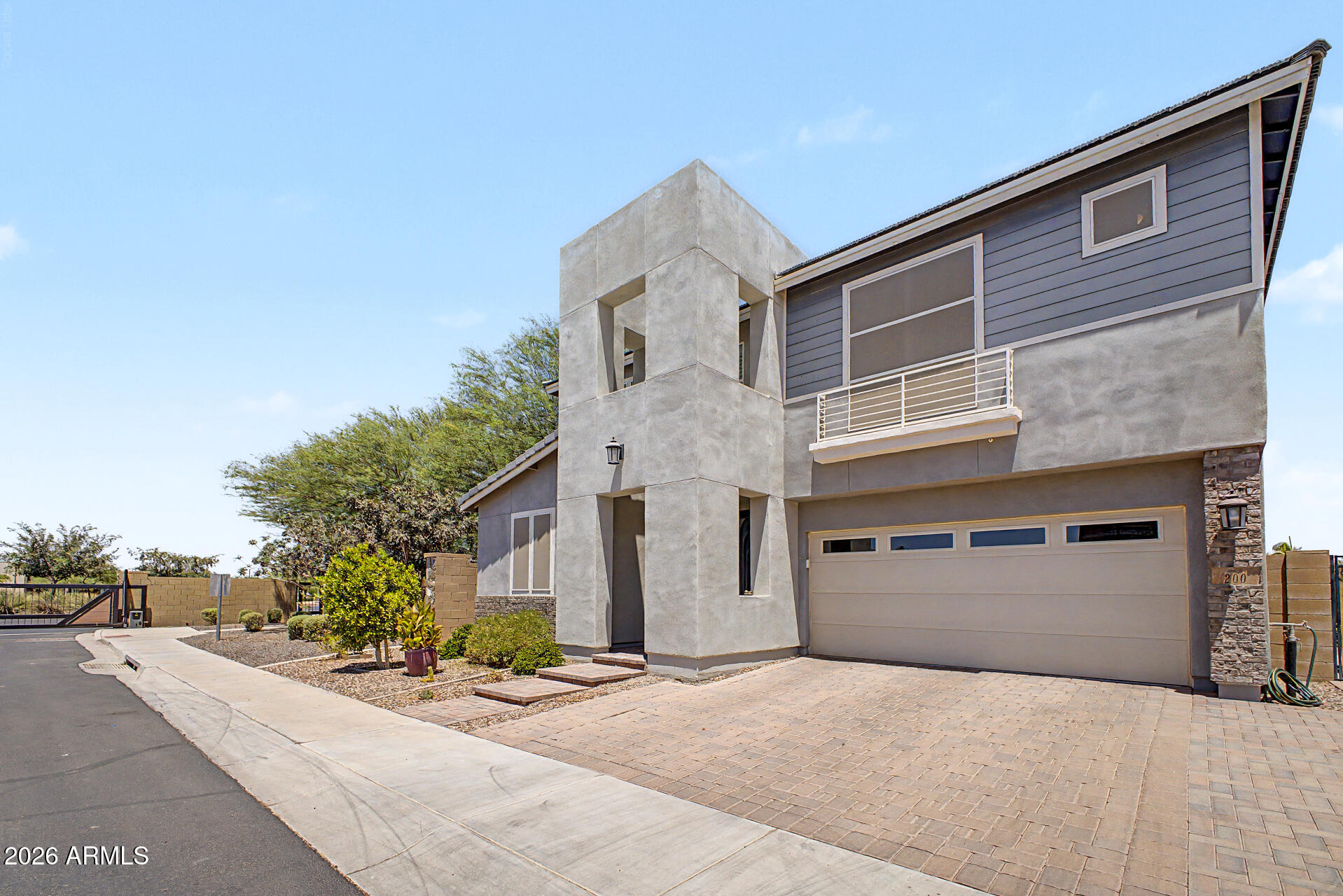 200 E WISTERIA Drive
