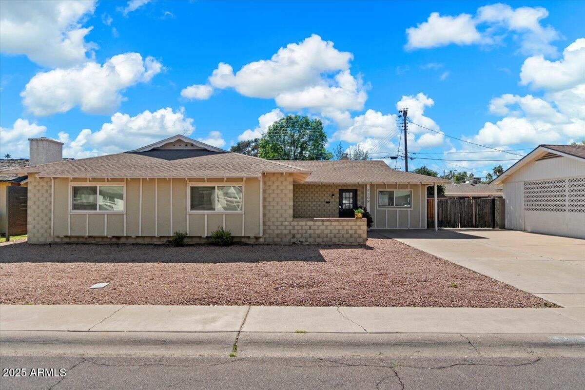 8209 E HEATHERBRAE Avenue