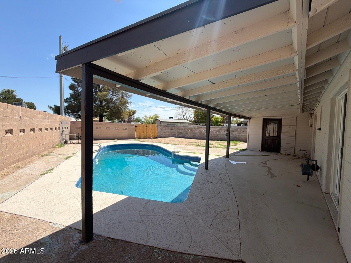 845 N LAS PALMAS Drive