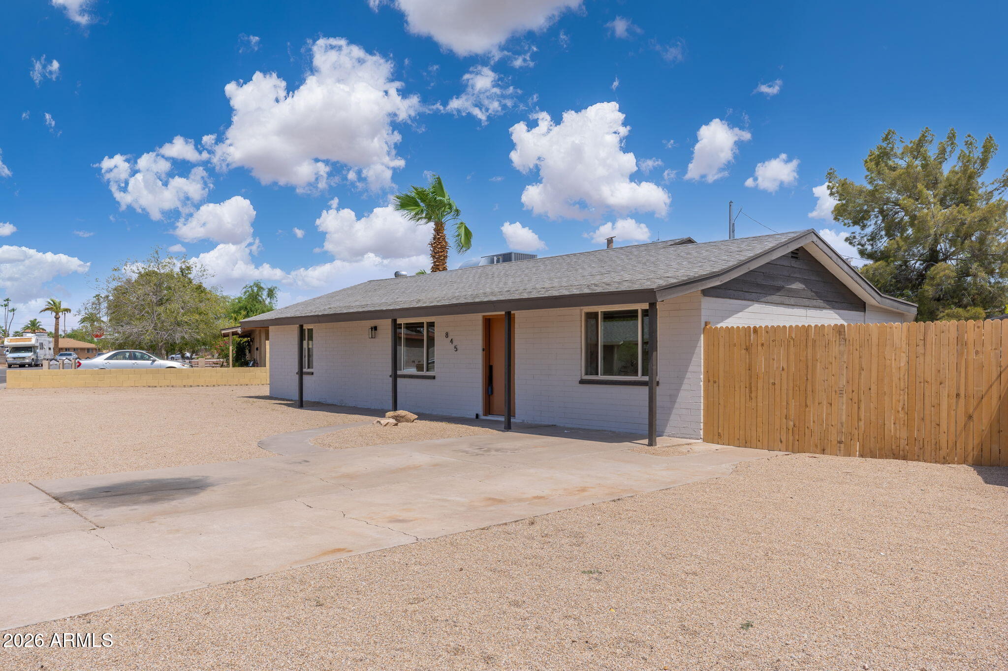 845 N LAS PALMAS Drive