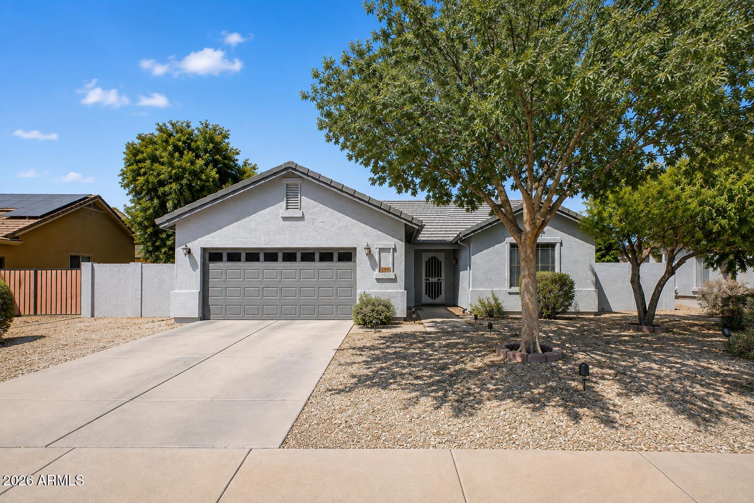 4304 E DEL RIO Street