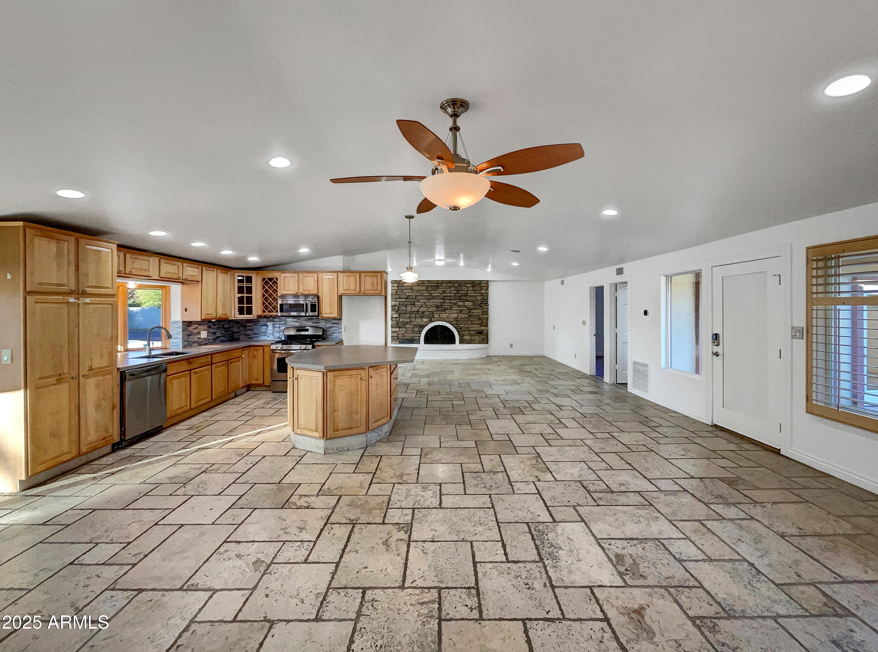 6325 E SWEETWATER Avenue