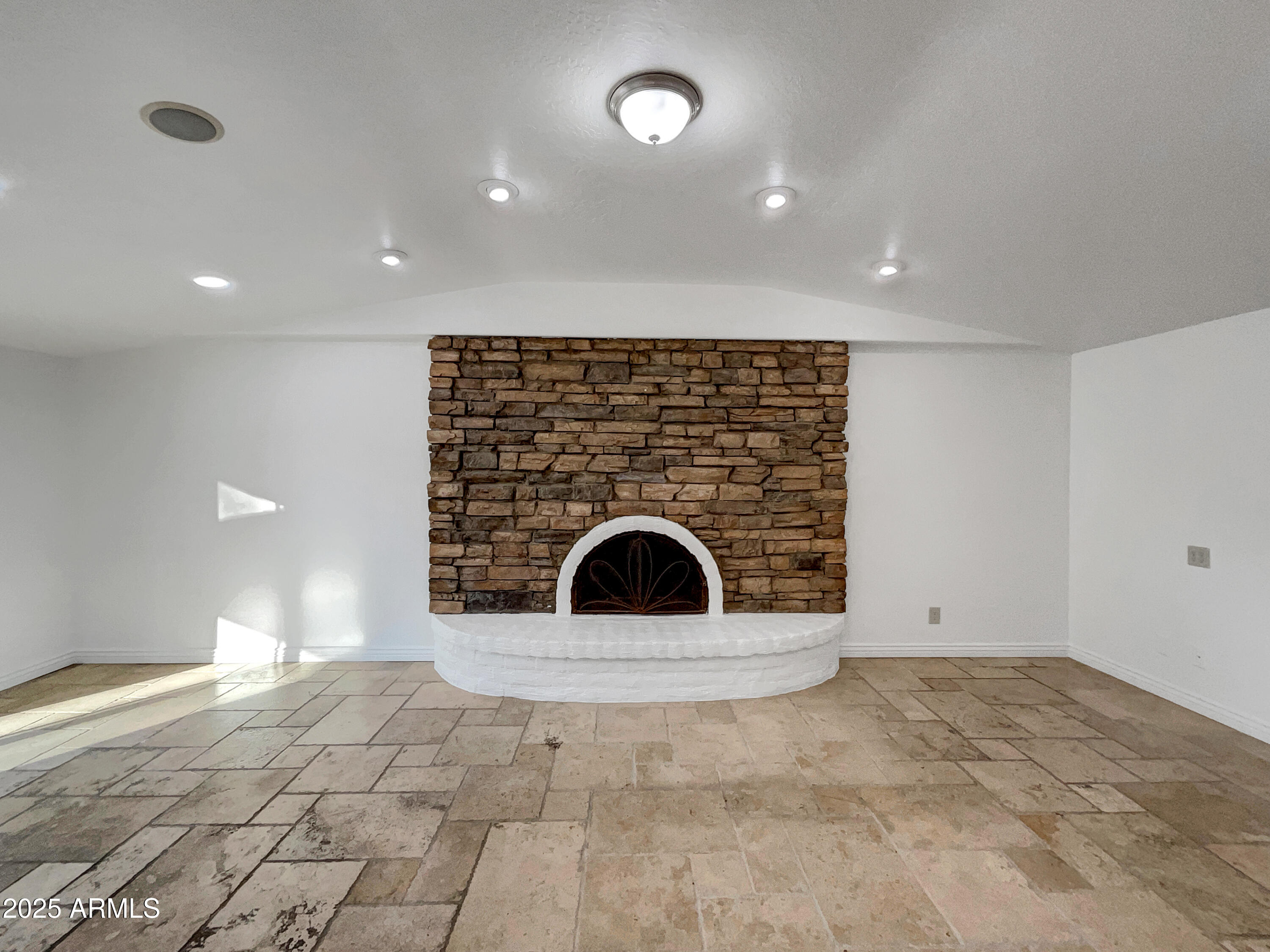 6325 E SWEETWATER Avenue