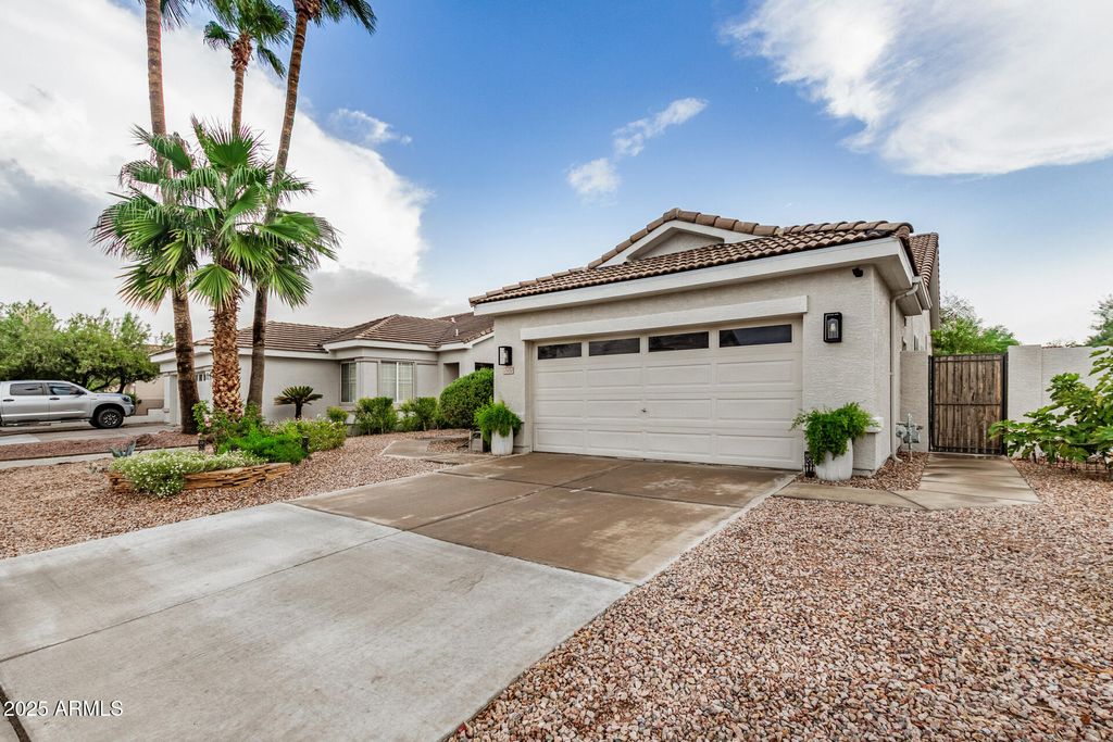 Photo of 1451 E Shannon Street, Chandler, AZ 85225 (MLS # 6924400)