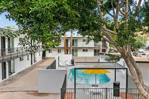 2014 W BERRIDGE Lane Phoenix AZ 85015