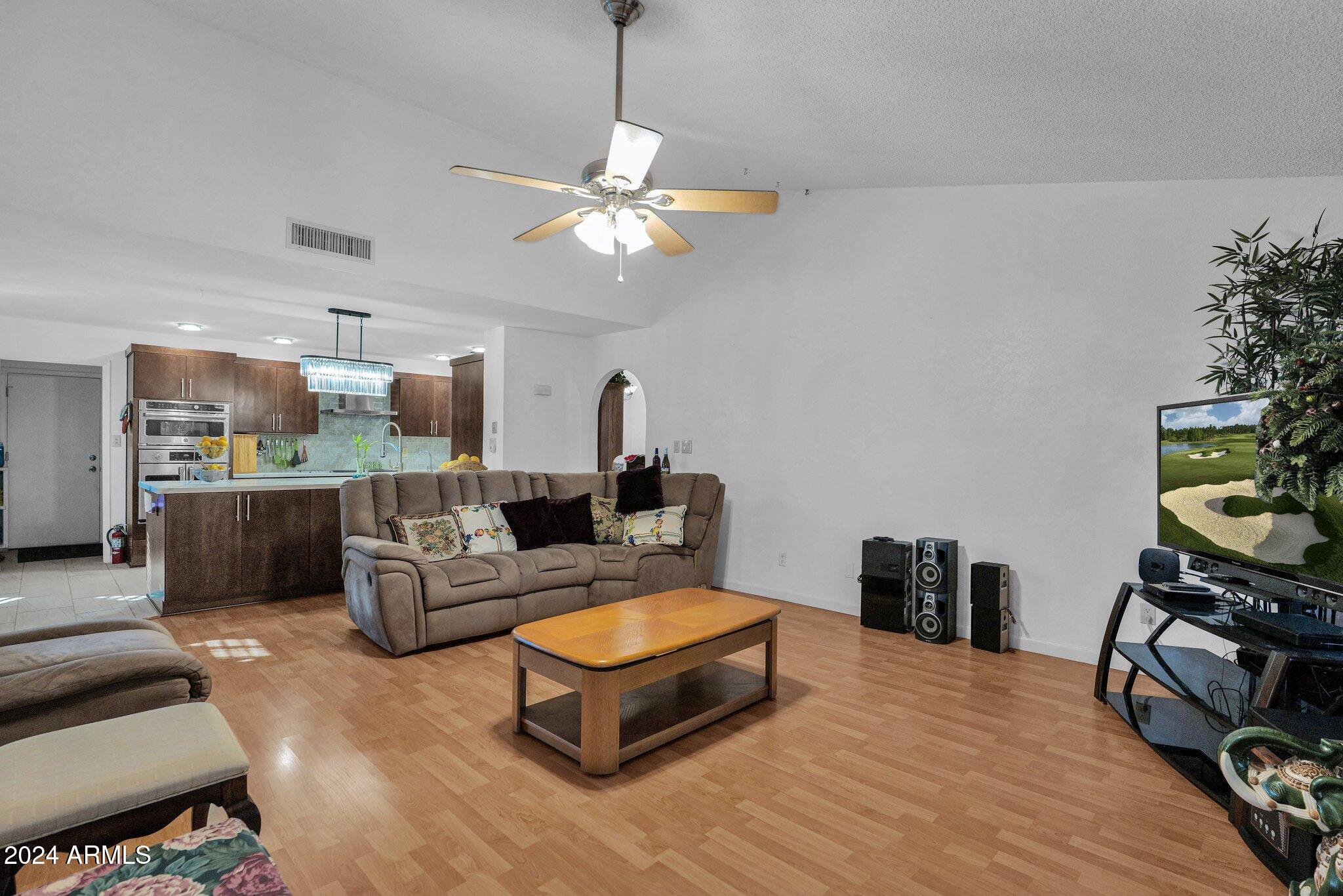 3401 N DAKOTA Street