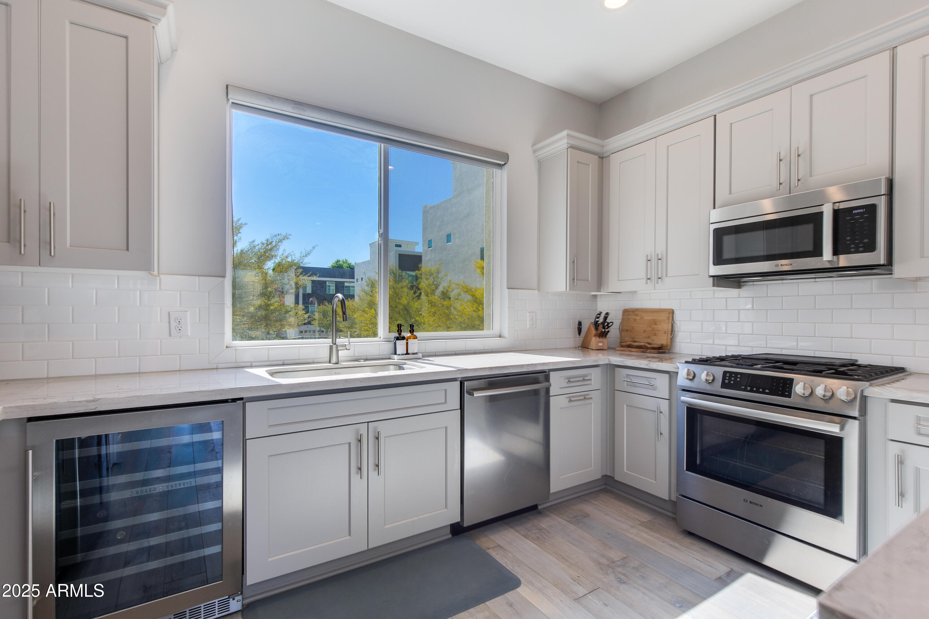 4444 N 25TH Street 11
