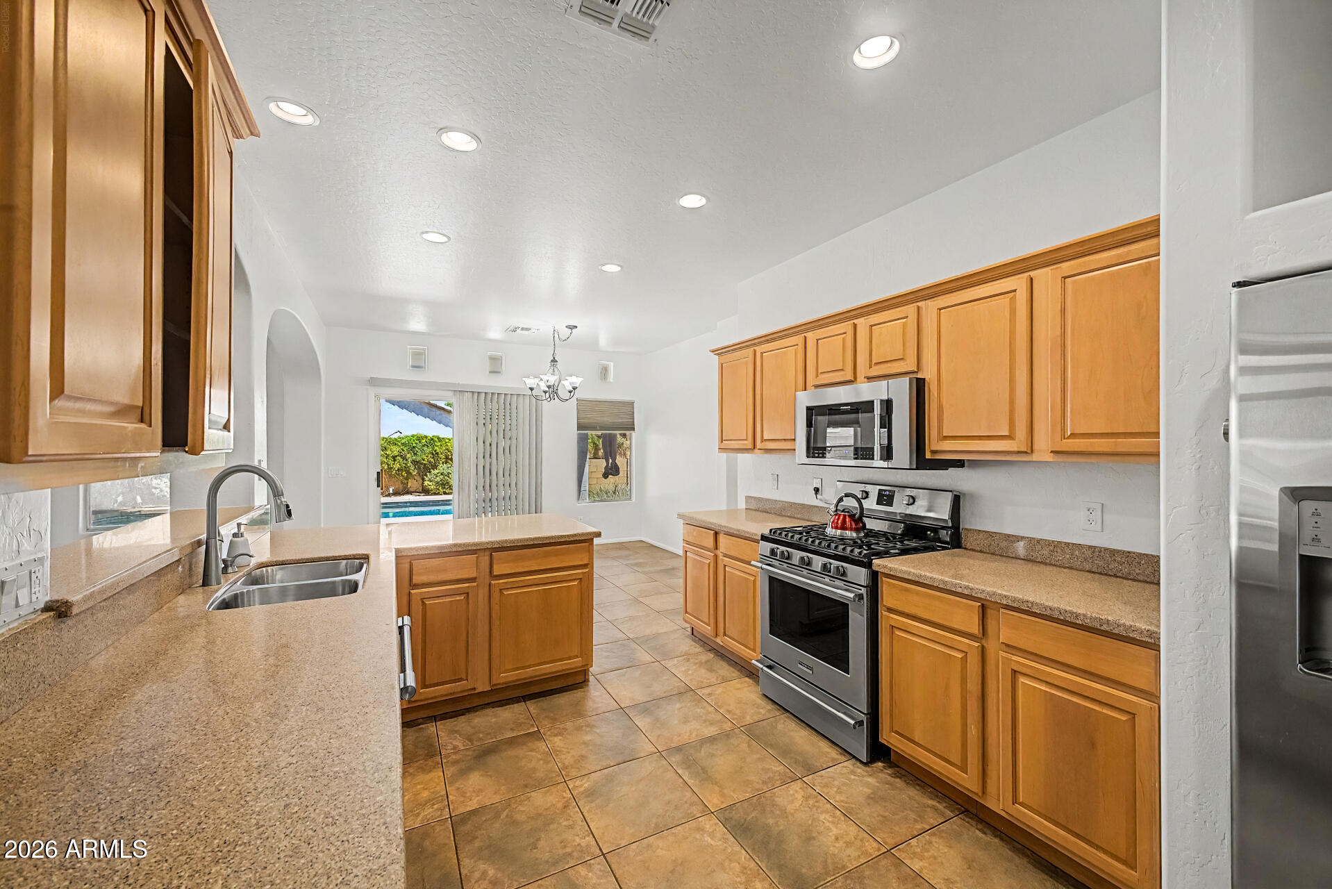 10594 W LONE CACTUS Drive