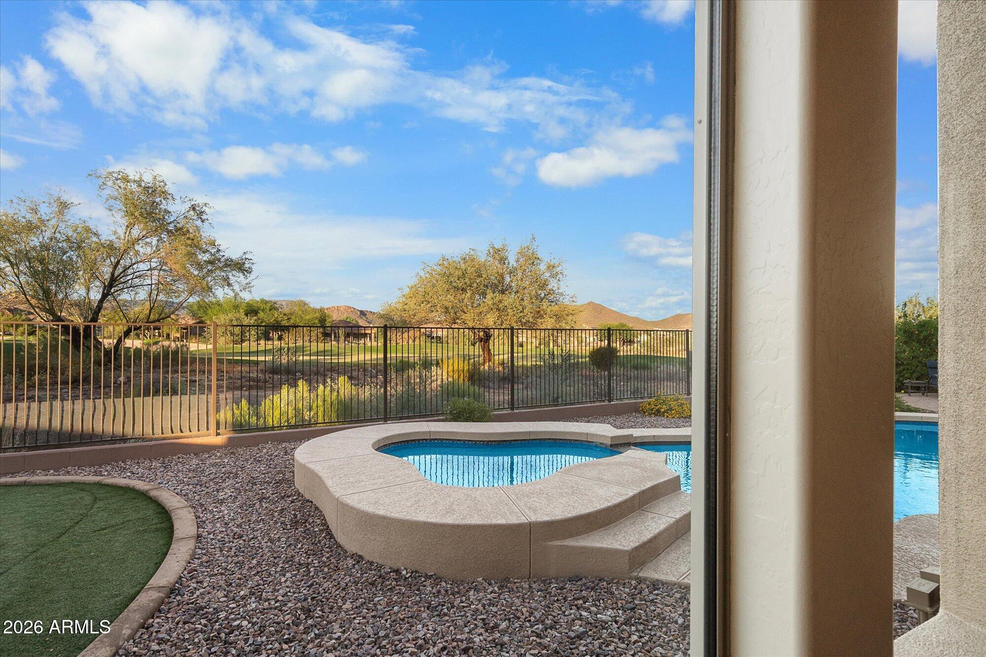 40515 N Candlewyck Lane