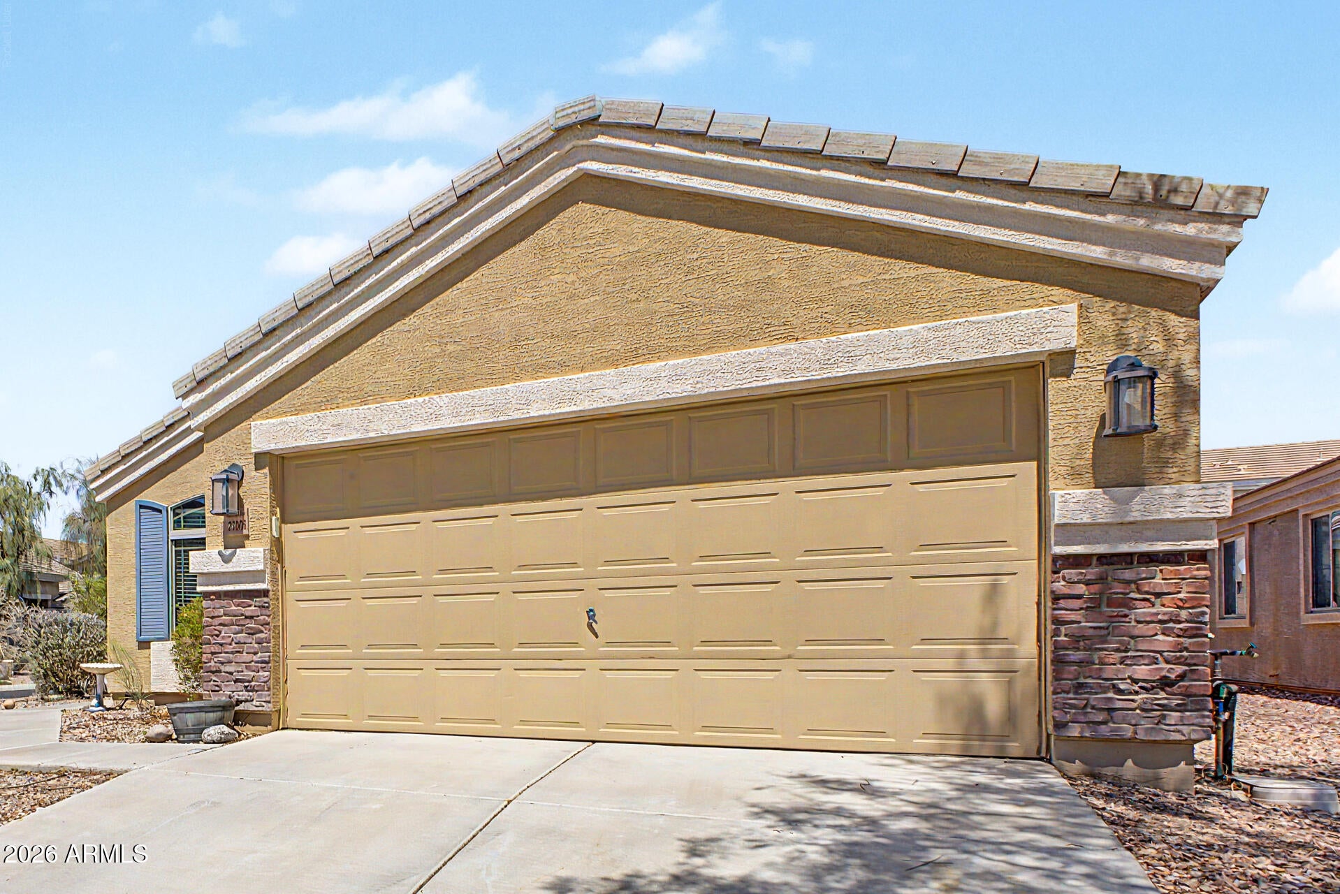 23866 W HUNTINGTON Drive