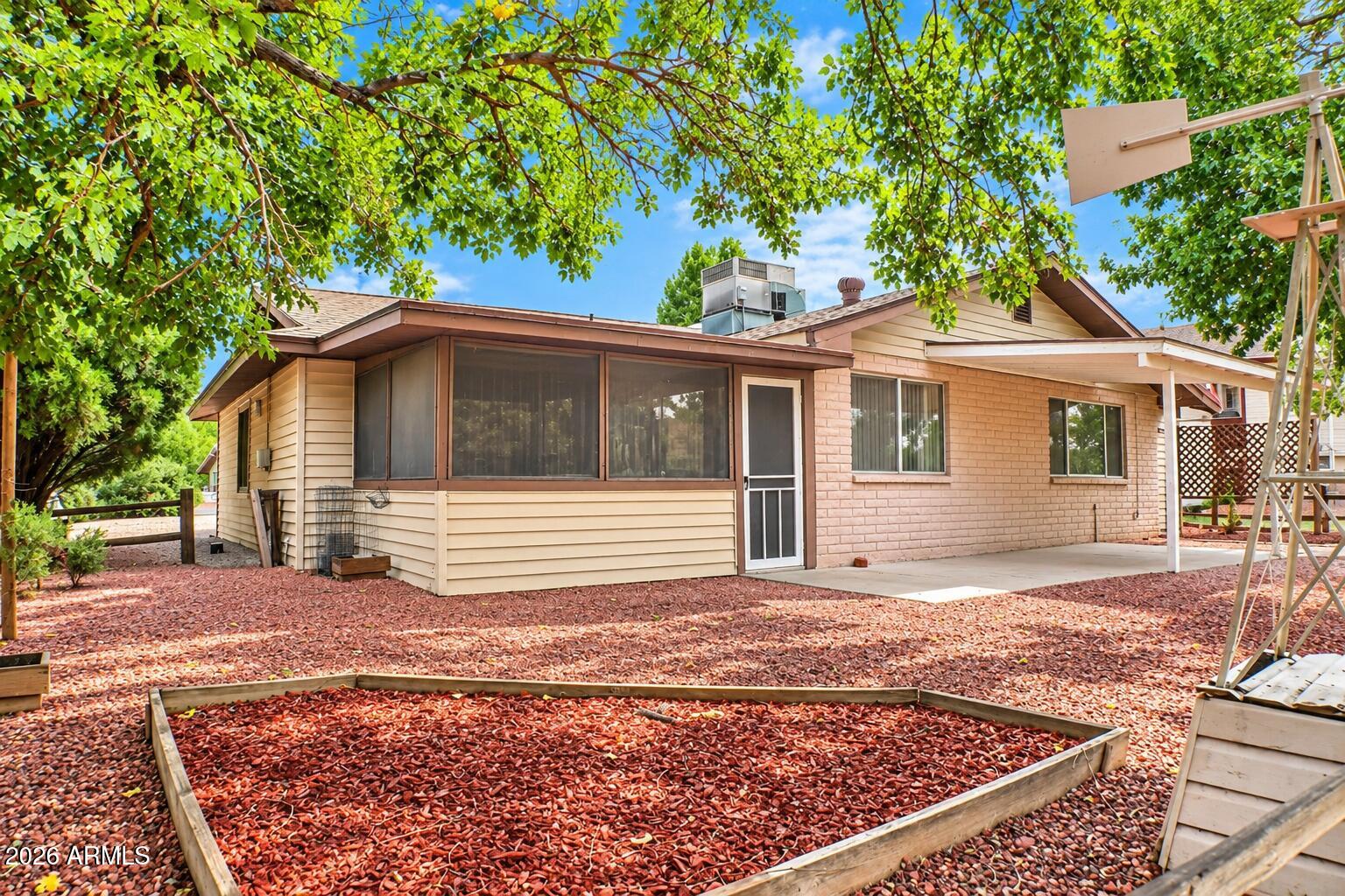 3555 E RIMROCK Drive