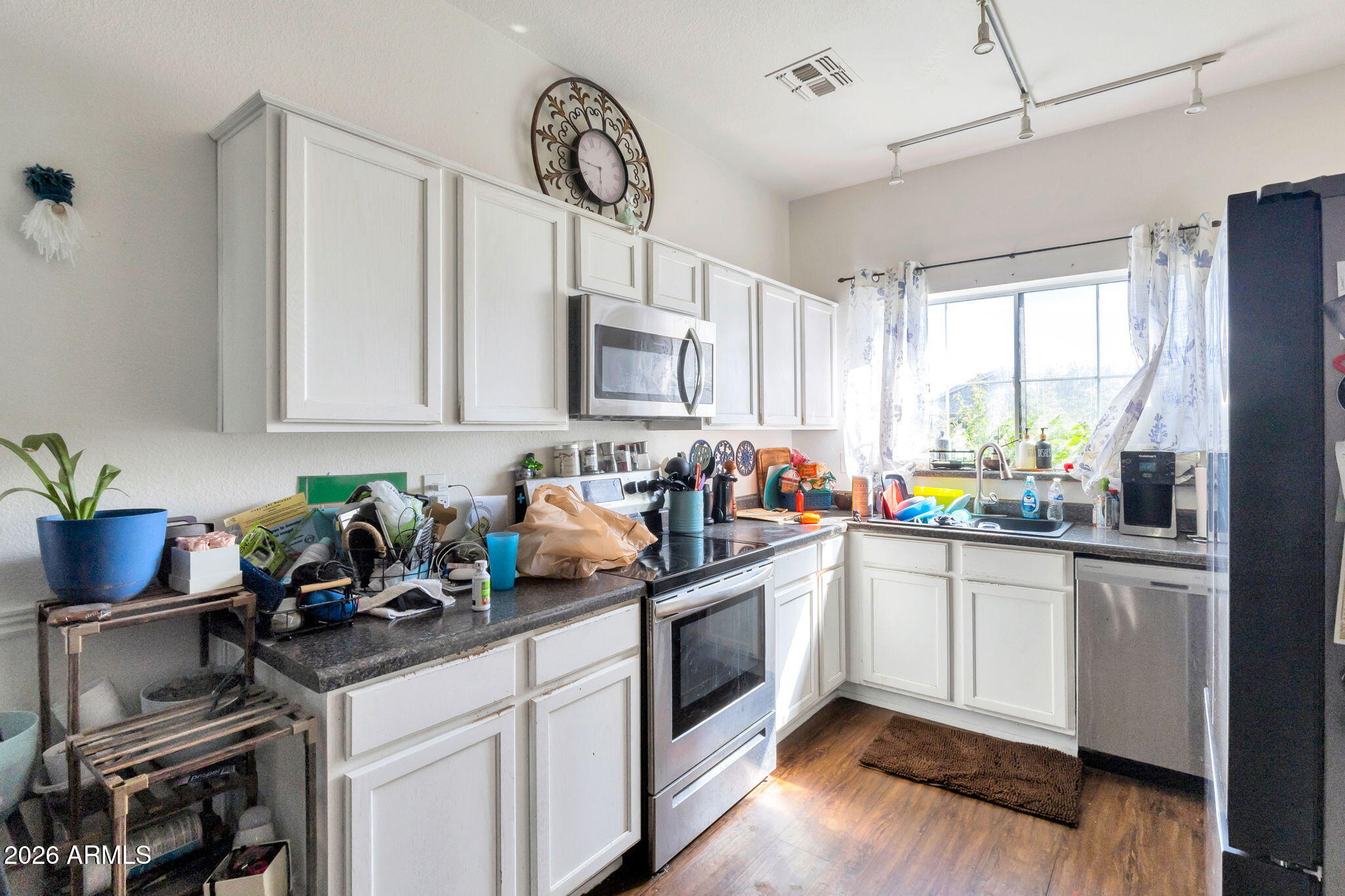 9236 E MEDINA Avenue