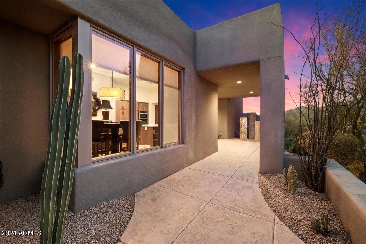 10015 E Graythorn Drive