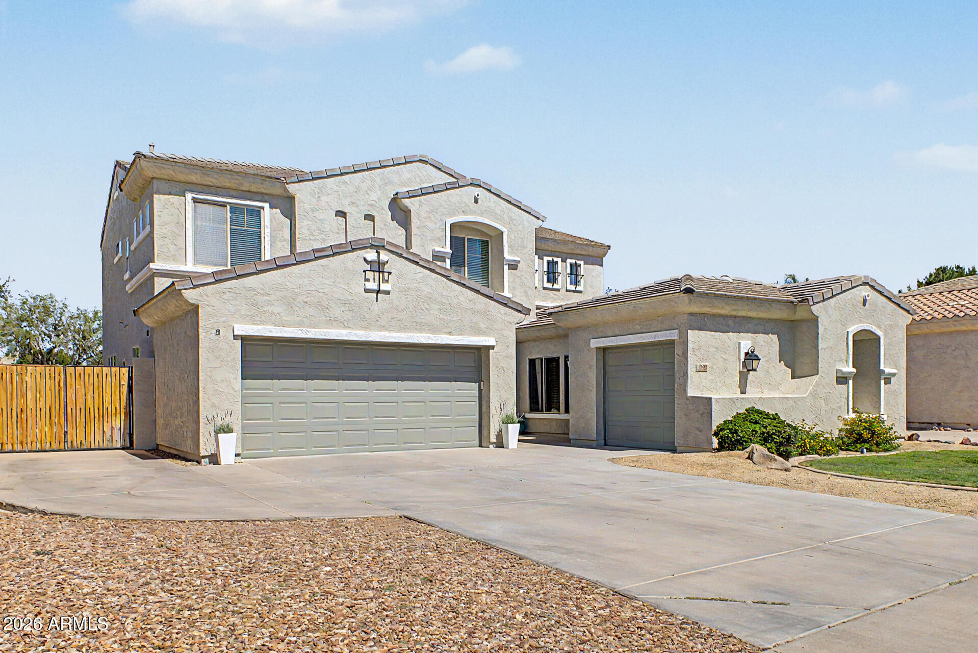 10334 E JUANITA Avenue