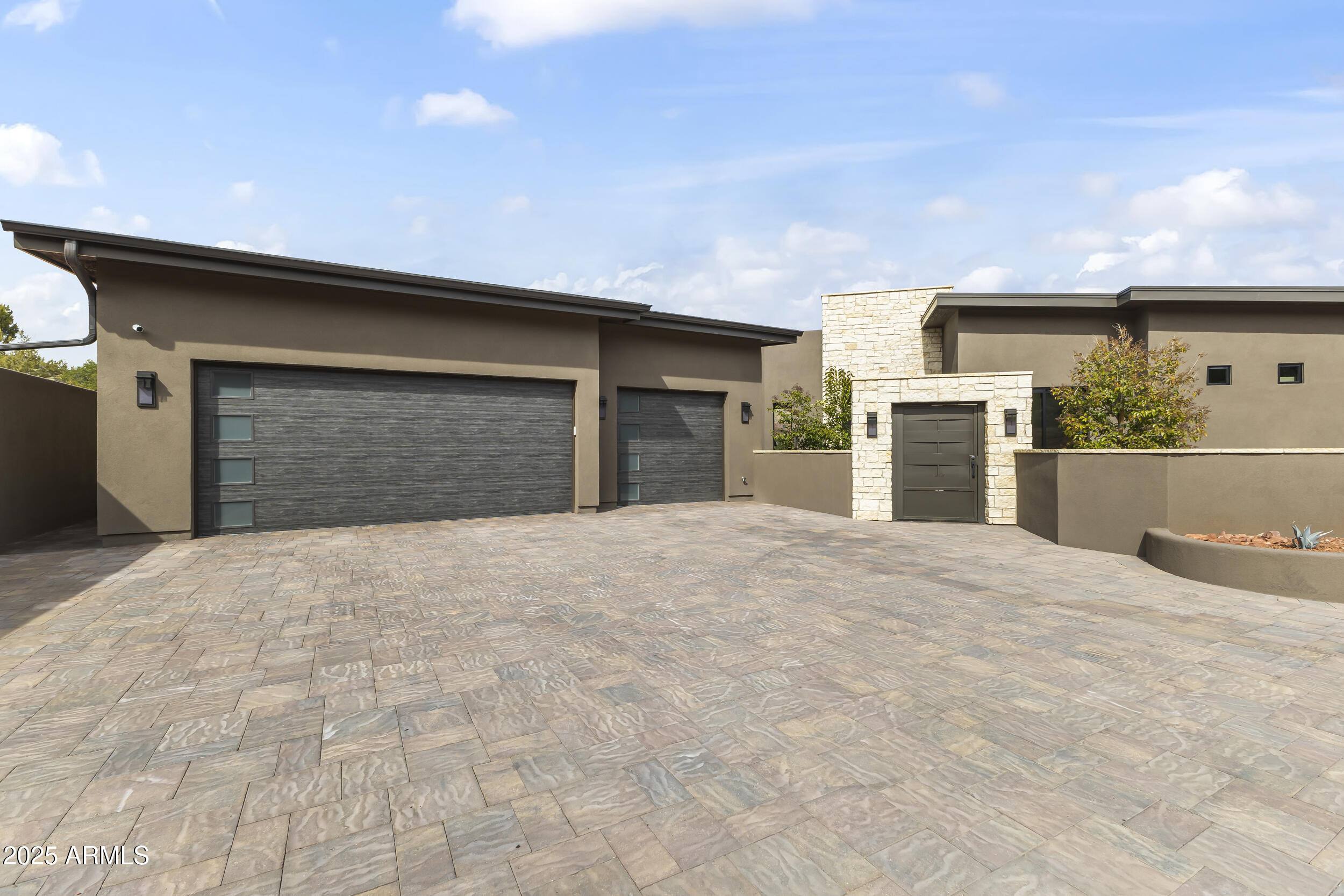 3175 Calle Del Arroyo --