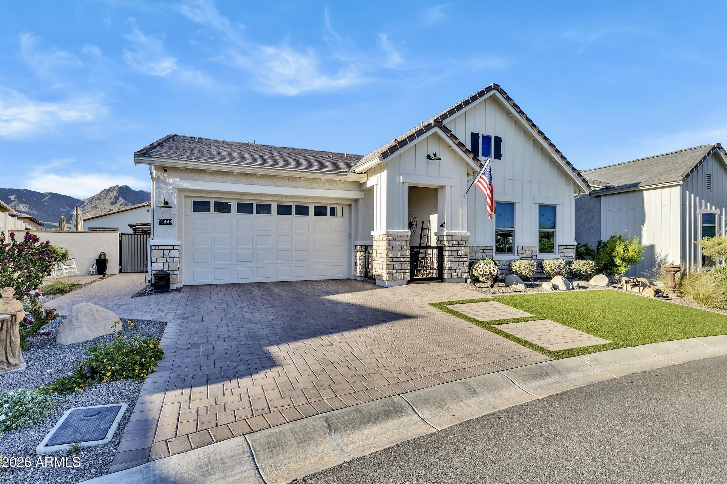 21448 W HILLCREST Boulevard