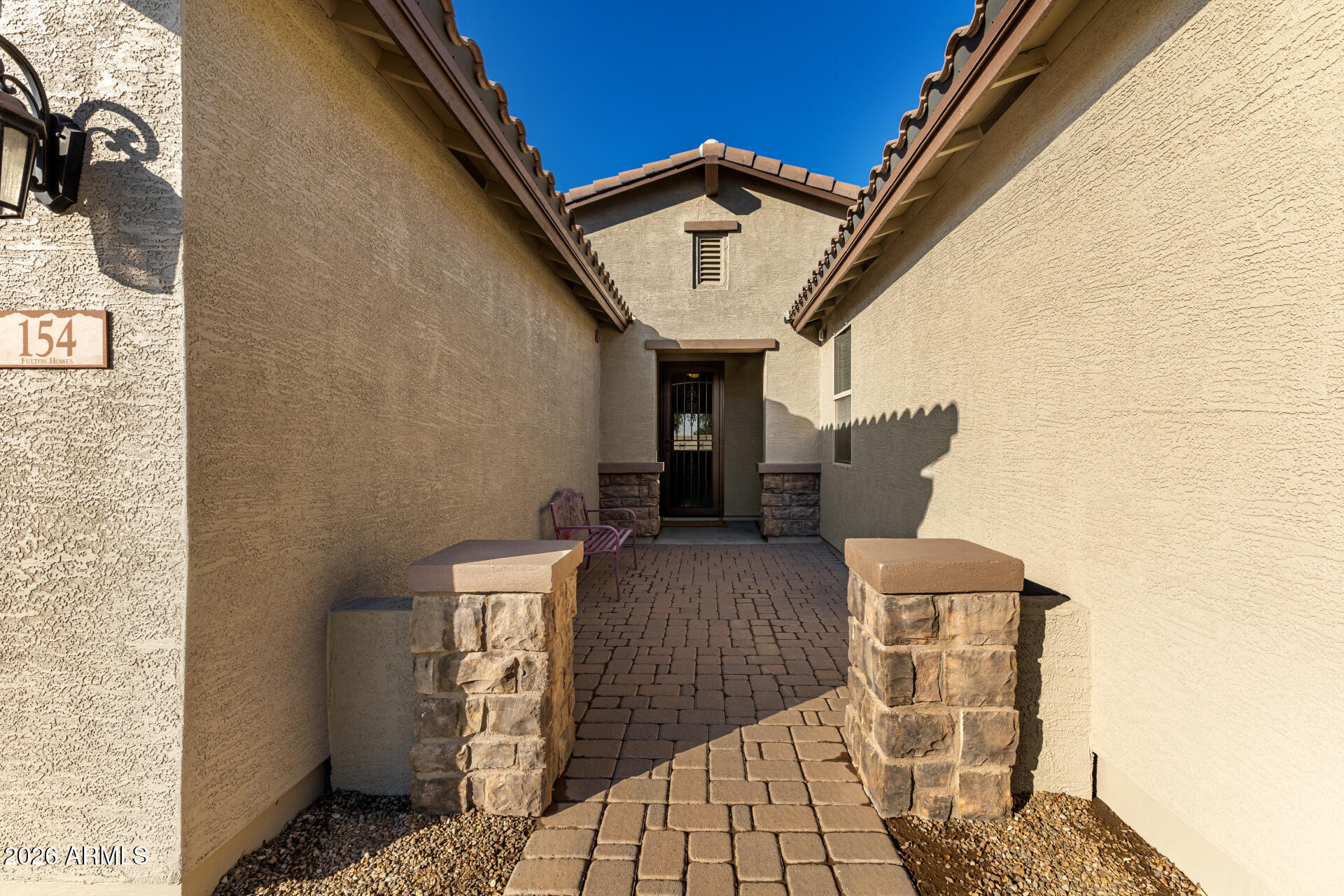 154 W HACKBERRY Avenue