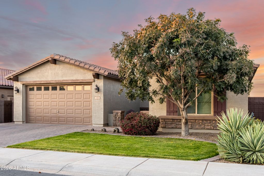 Photo of 154 W Hackberry Avenue, Queen Creek, AZ 85140 (MLS # 6979617)