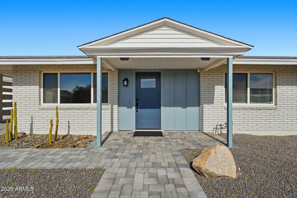 Photo of 10002 W Tarrytown Avenue, Sun City, AZ 85351 (MLS # 6950771)