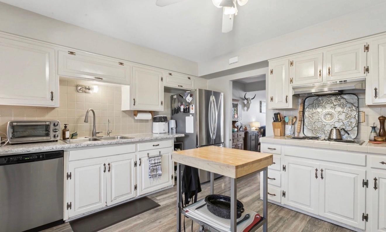 1030 E Bethany Home Road Unit 6