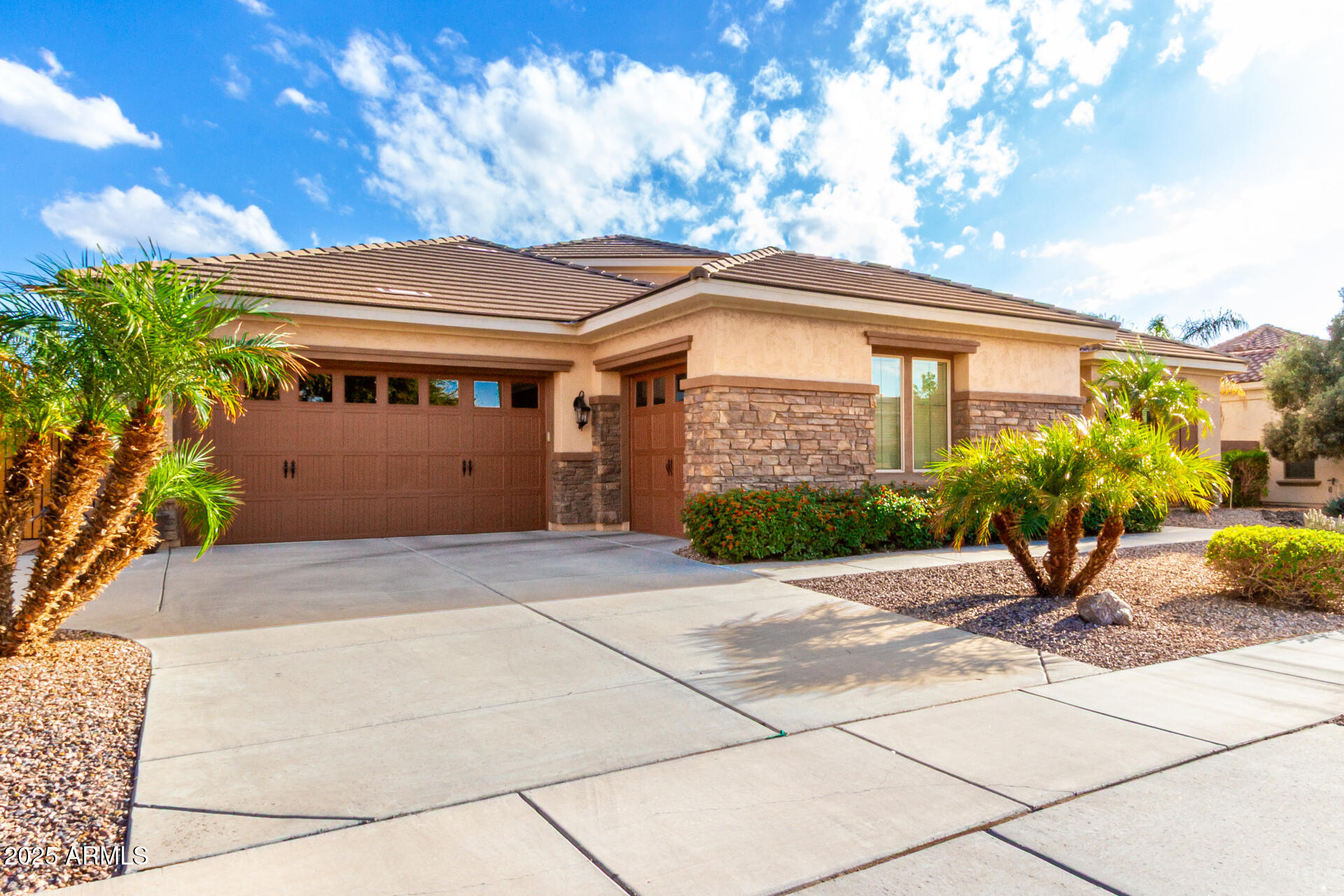 639 W COCONINO Place