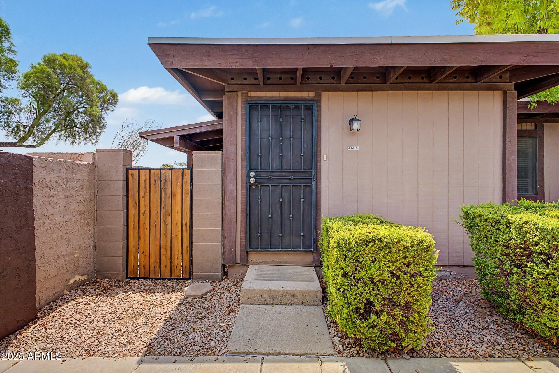 924 S HACIENDA Drive A
