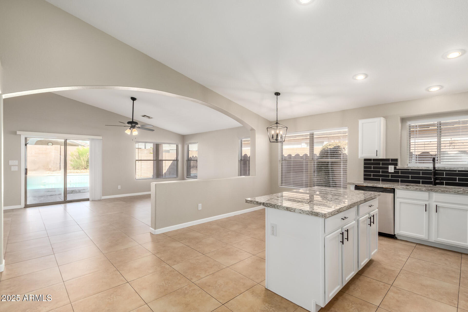 11430 E PRAIRIE Avenue