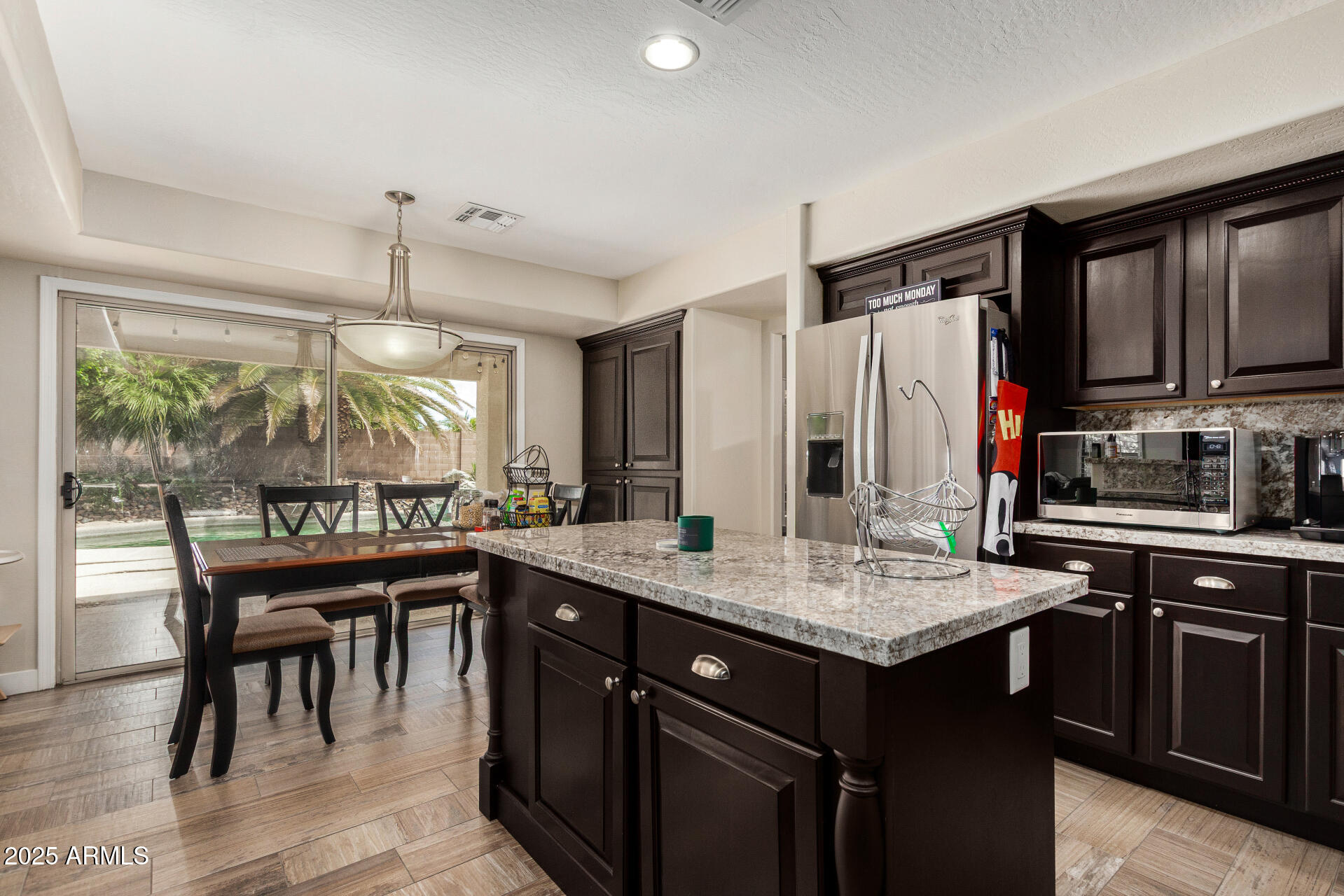 7242 W CRABAPPLE Drive