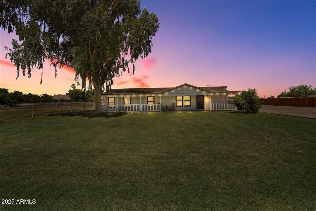Photo of 7407 N 157th Avenue, Litchfield Park, AZ 85340 (MLS # 6886162)