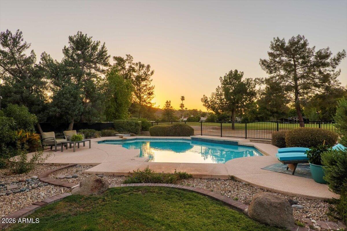 120 W SOUTHERN HILLS Road
