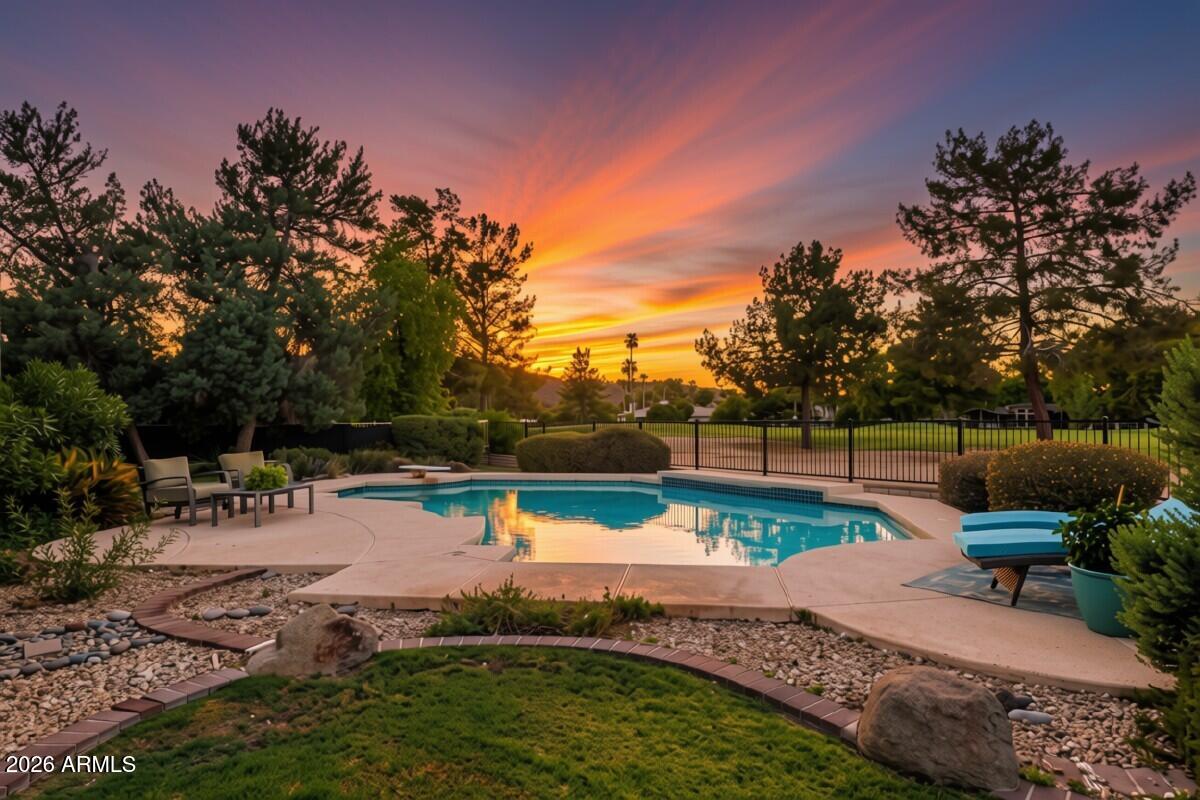 120 W SOUTHERN HILLS Road