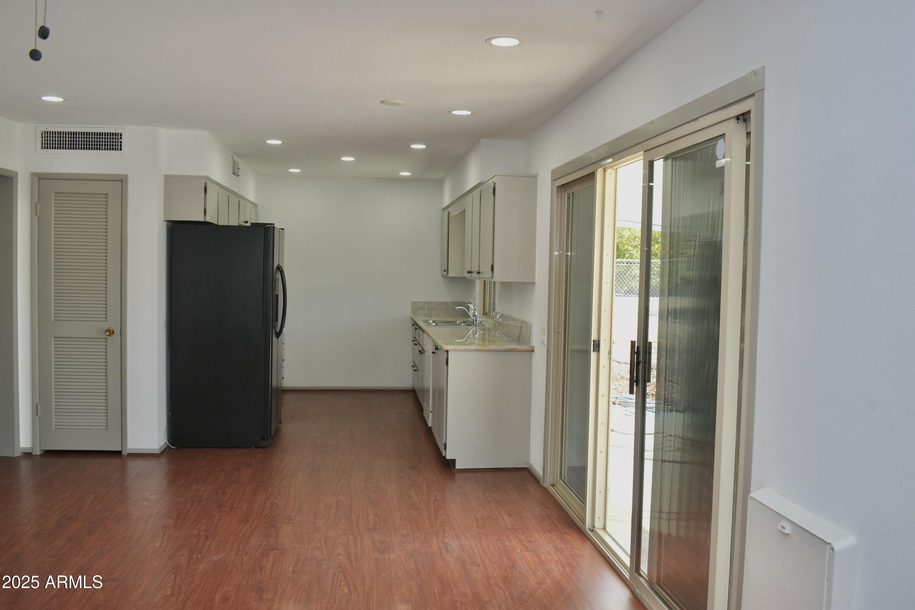 9431 W TIMBERLINE Drive