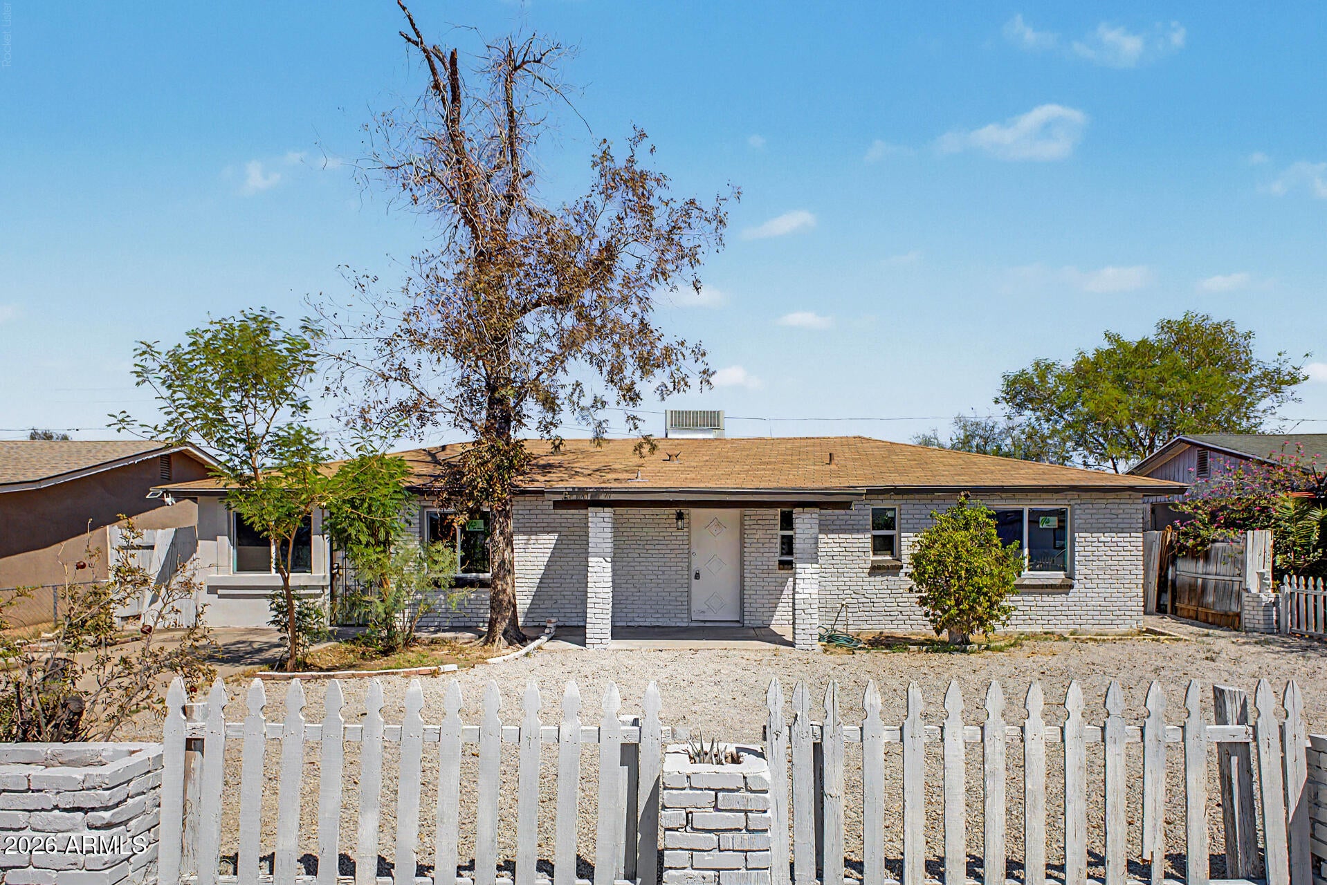 3406 W GLENROSA Avenue
