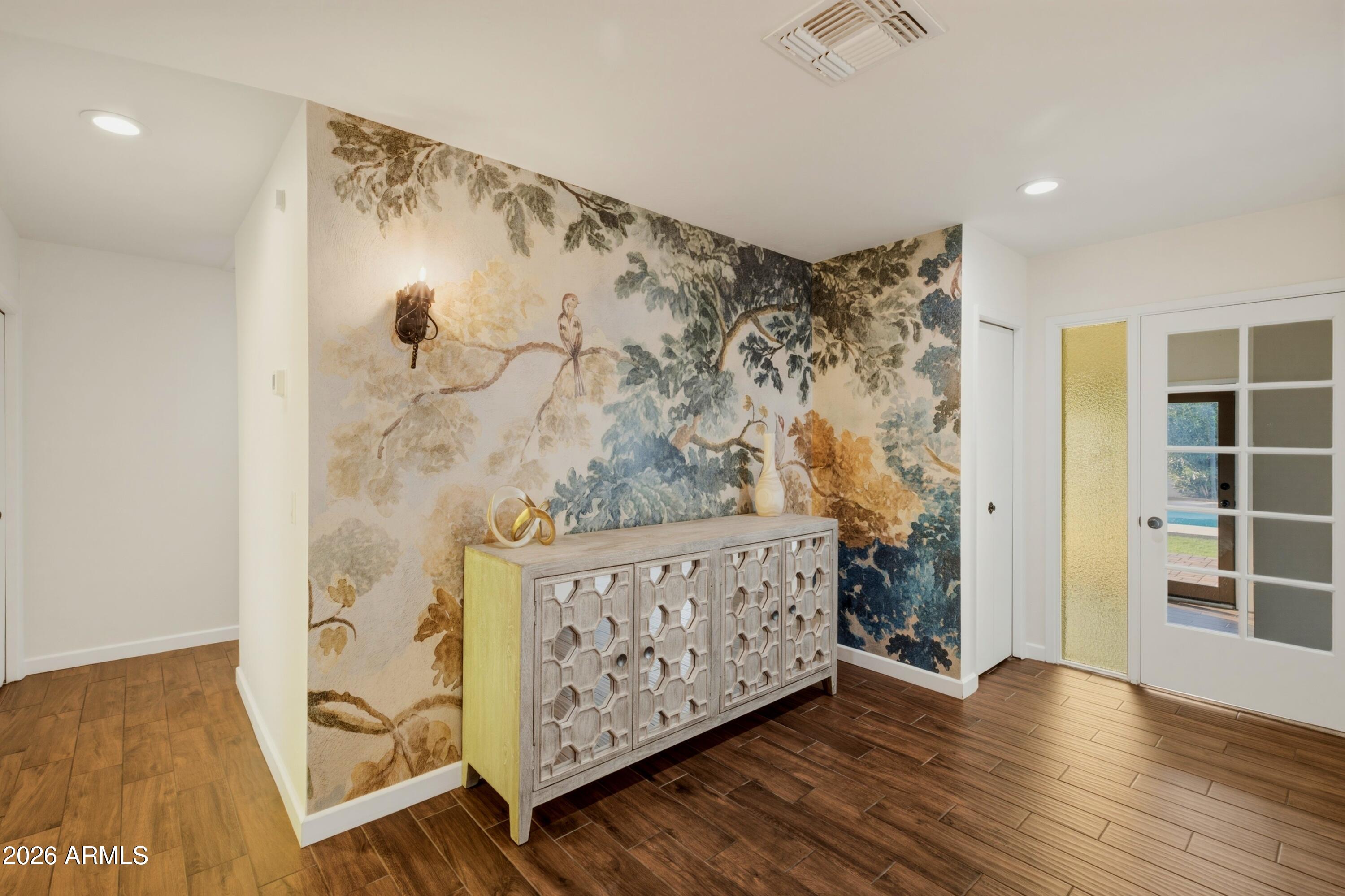 828 N Alamo Circle