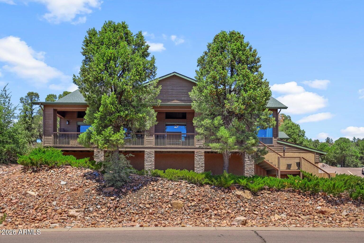 800 N OAK Point