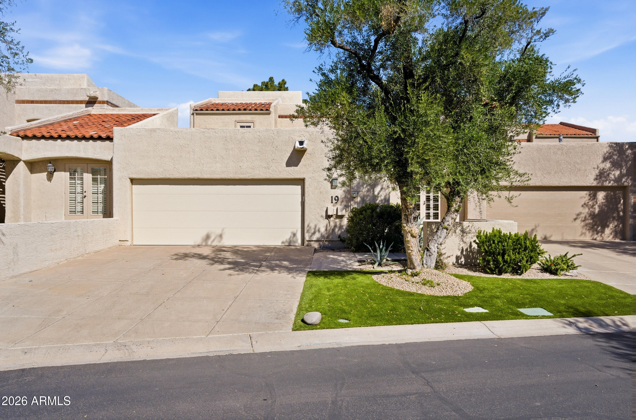 2626 E ARIZONA BILTMORE Circle 19